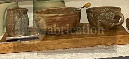 hand made wooden vase suitable for displaying a single or small number of budsflowers
some are suitable for dried flowers only others have a plastic tube which can be filled with water to preserve the flower
various sizes sanded to a fine finish and finished with burnishing oil