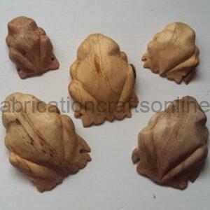 Hand carved wooden Leaf Frog