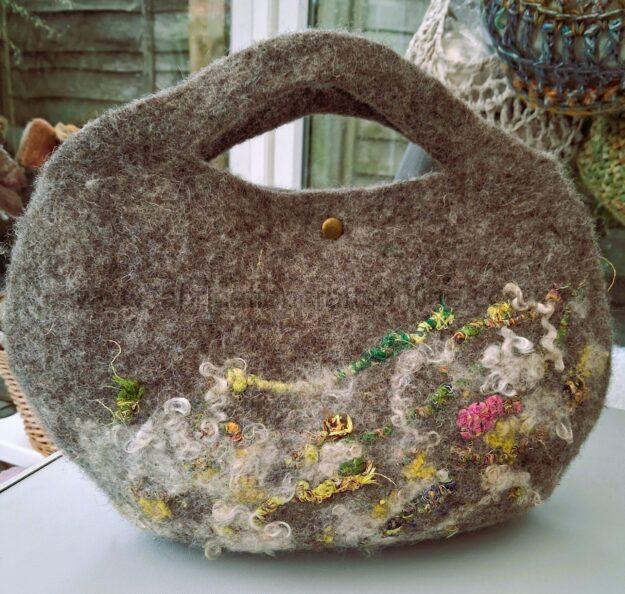 personalised string art flower in mini bucket
handmade gift