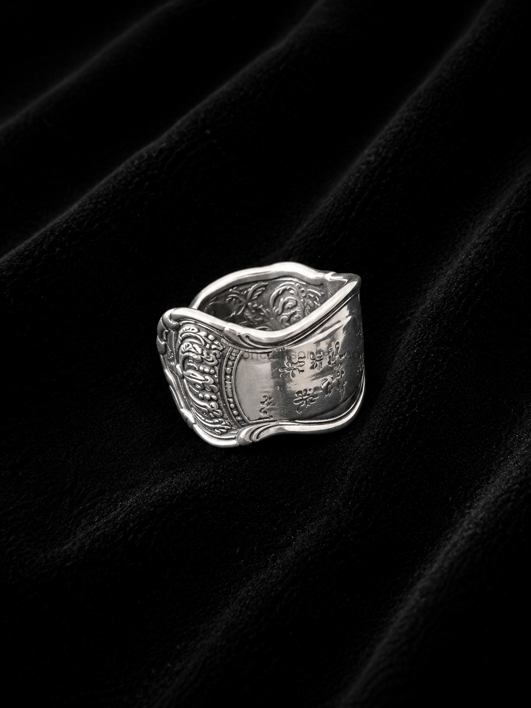 Spoon Ring Quebec handcrafted commemorative spoon ring featuring the province of quebec design carefully crafted from a vintage spoon and polished to a brilliant shine creating a unique piece of wearable canadian history uk size q½