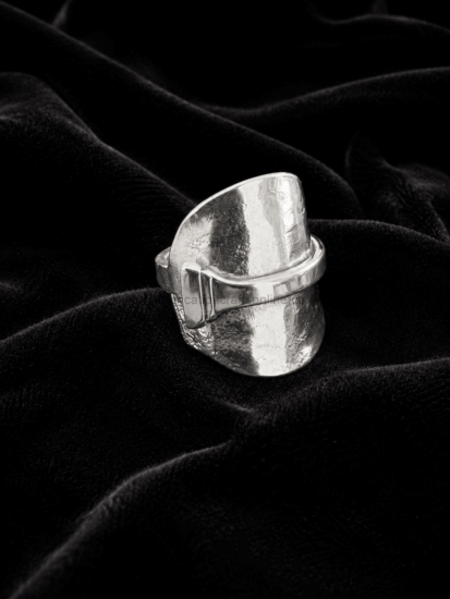 spoon ring wrap around handcrafted vintage spoon ring with an elegant floral and scroll design carefully shaped from a vintage spoon and polished to a bright finish creating a timeless statement piece uk size t½